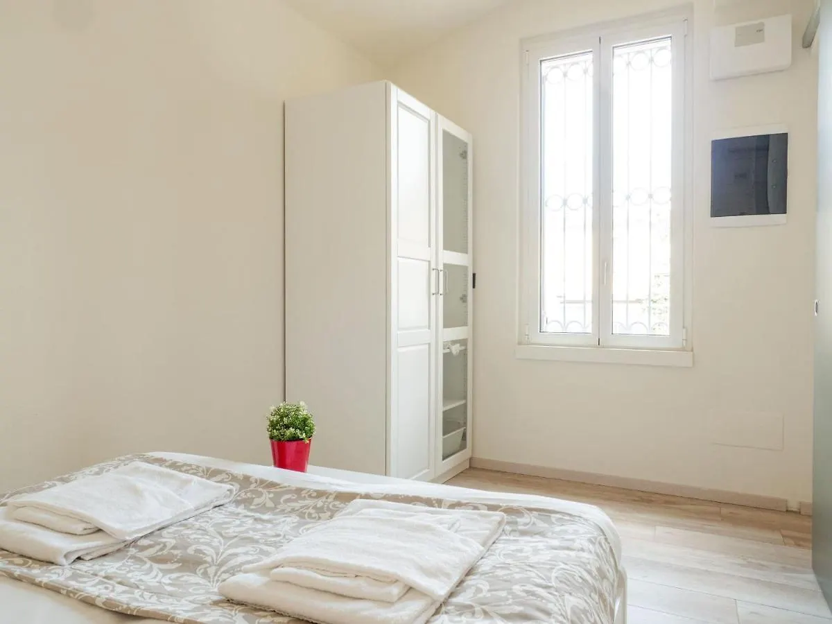 The Best Rent - Attic With Terrace In Milan Downtown Apartment
