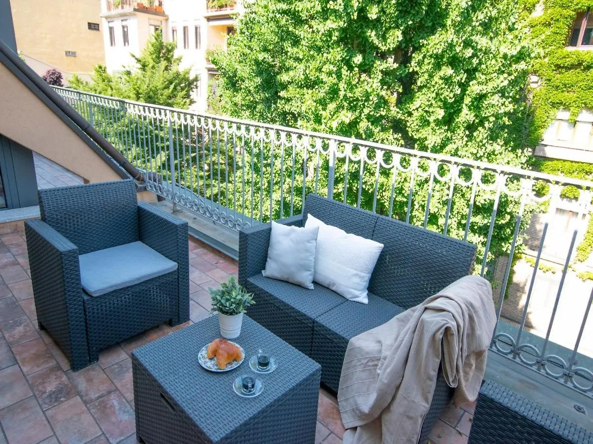 The Best Rent - Attic With Terrace In Milan Downtown Apartment