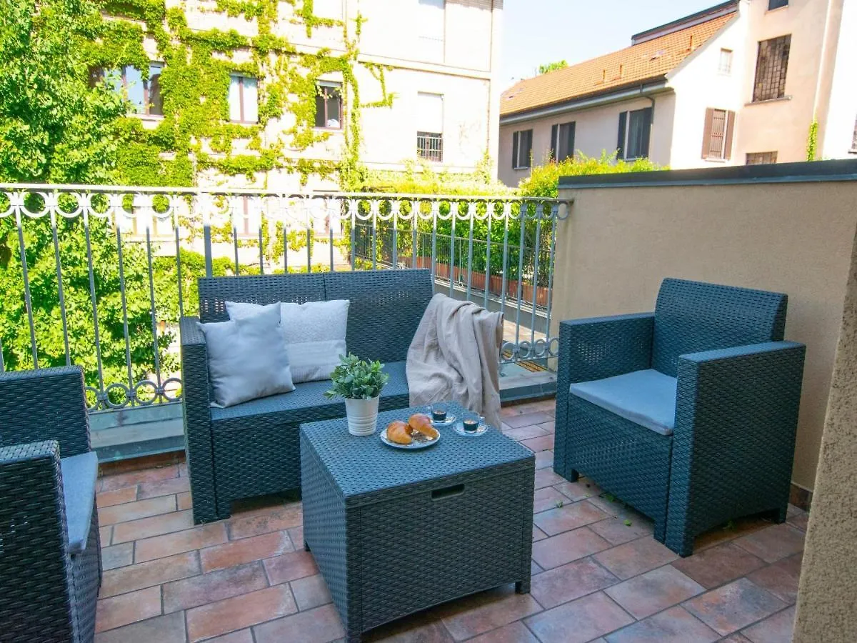 The Best Rent - Attic With Terrace In Milan Downtown Apartment