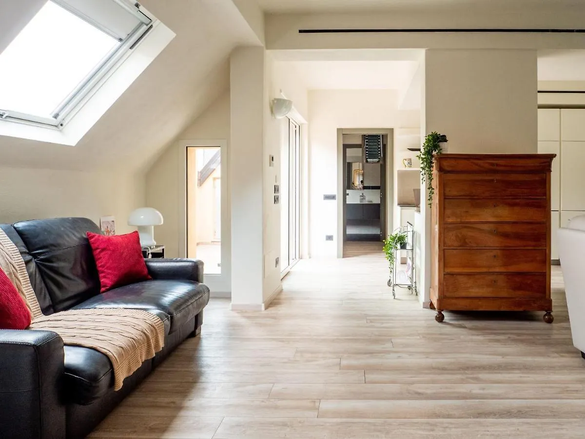 The Best Rent - Attic With Terrace In Milan Downtown Apartment