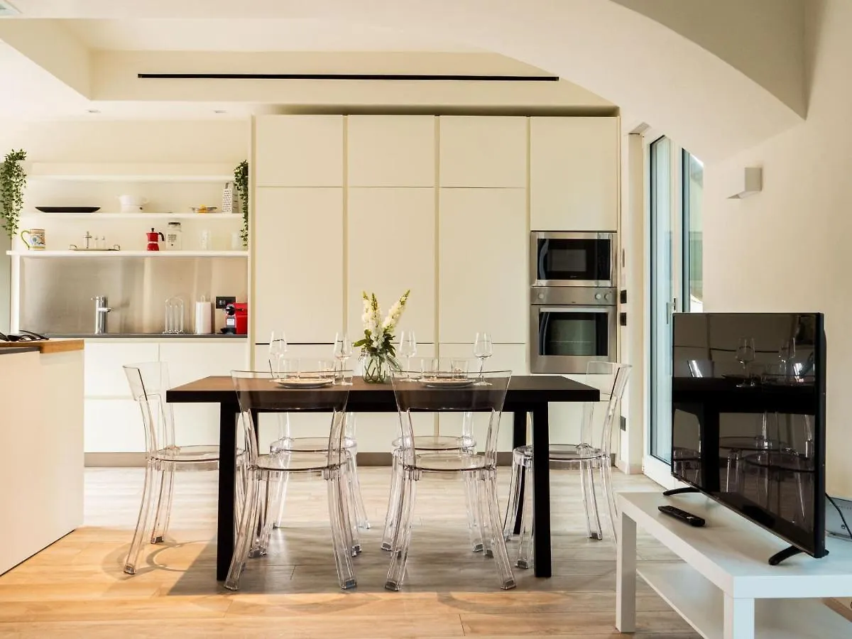 The Best Rent - Attic With Terrace In Milan Downtown Apartment